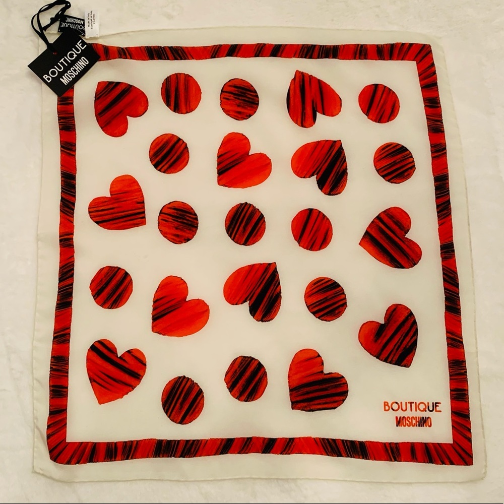 SOLD🇮🇹NWT MOSCHINO 100% SILK SCARF MADE IN ITALY❤️🥂👌🏼